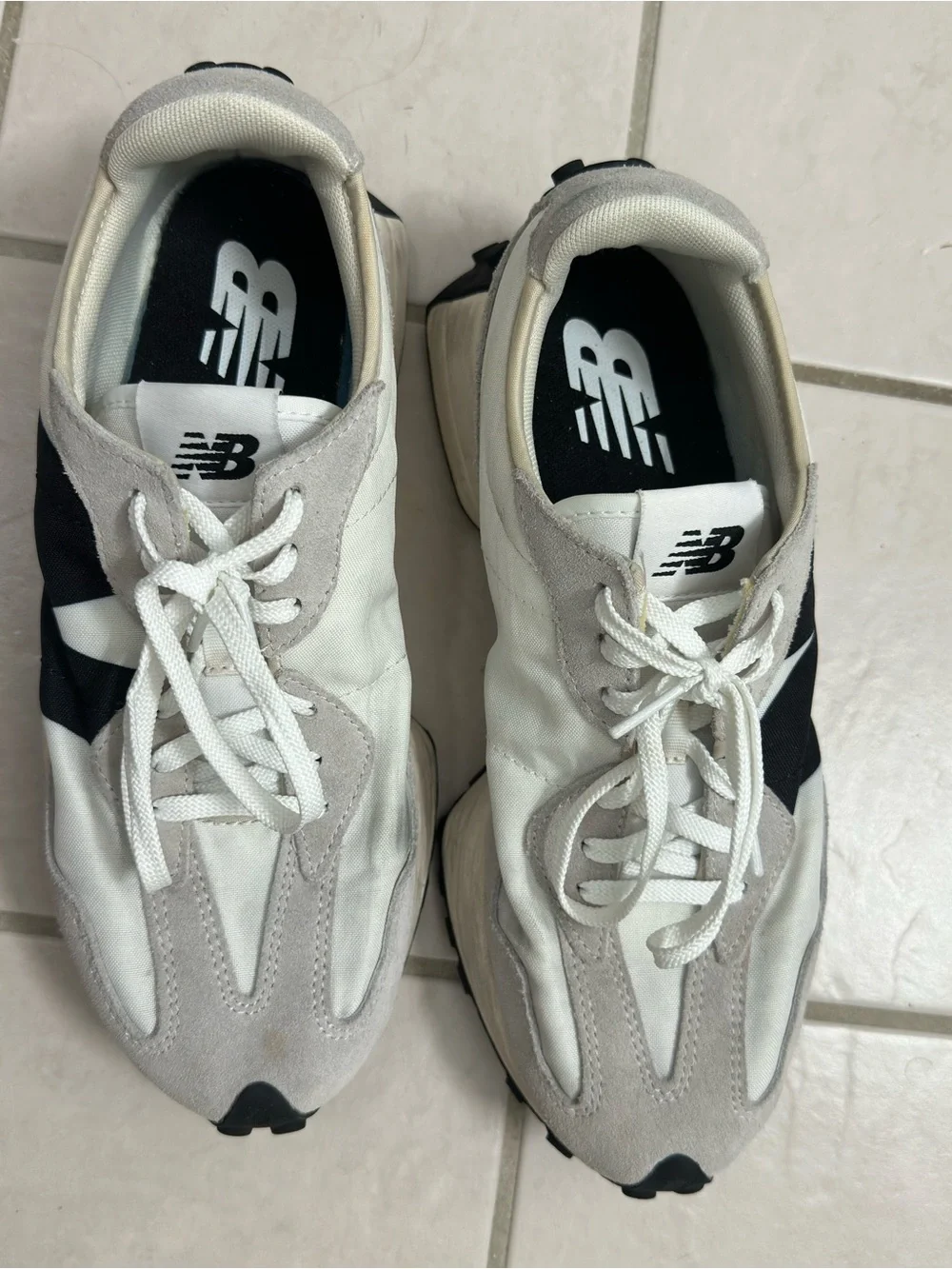 New Balance Women’s 327 Shoes